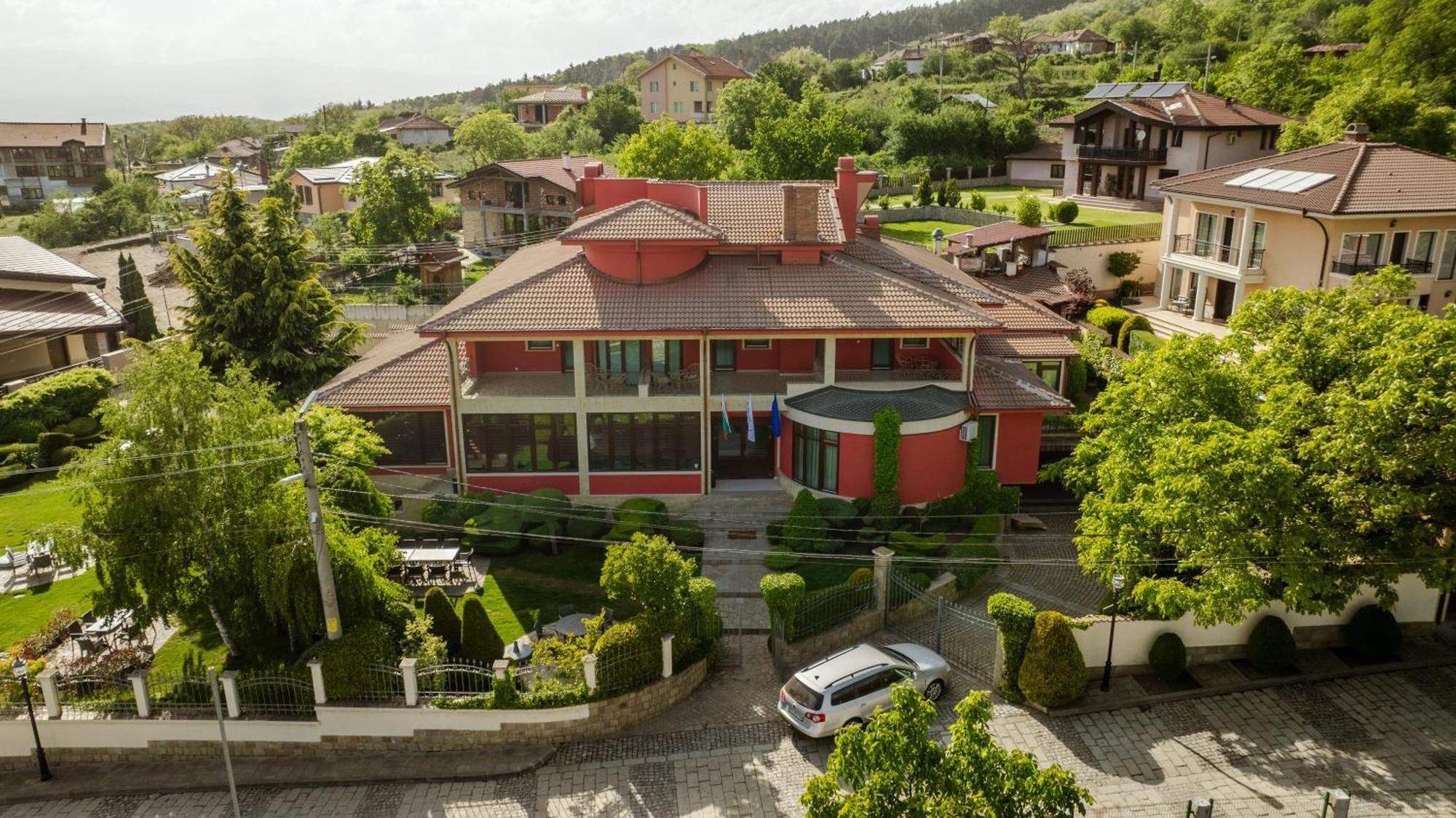 Hotel-Restaurant Almond Karlovo Esterno foto